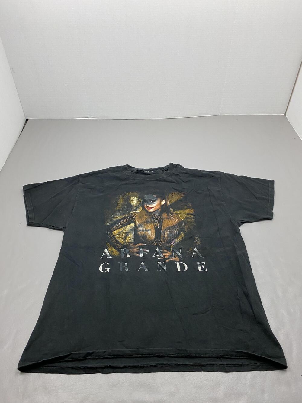 Ariana Grande Shirt Mens Large Black The Honeymoon Tour 2015 Concert Graphic